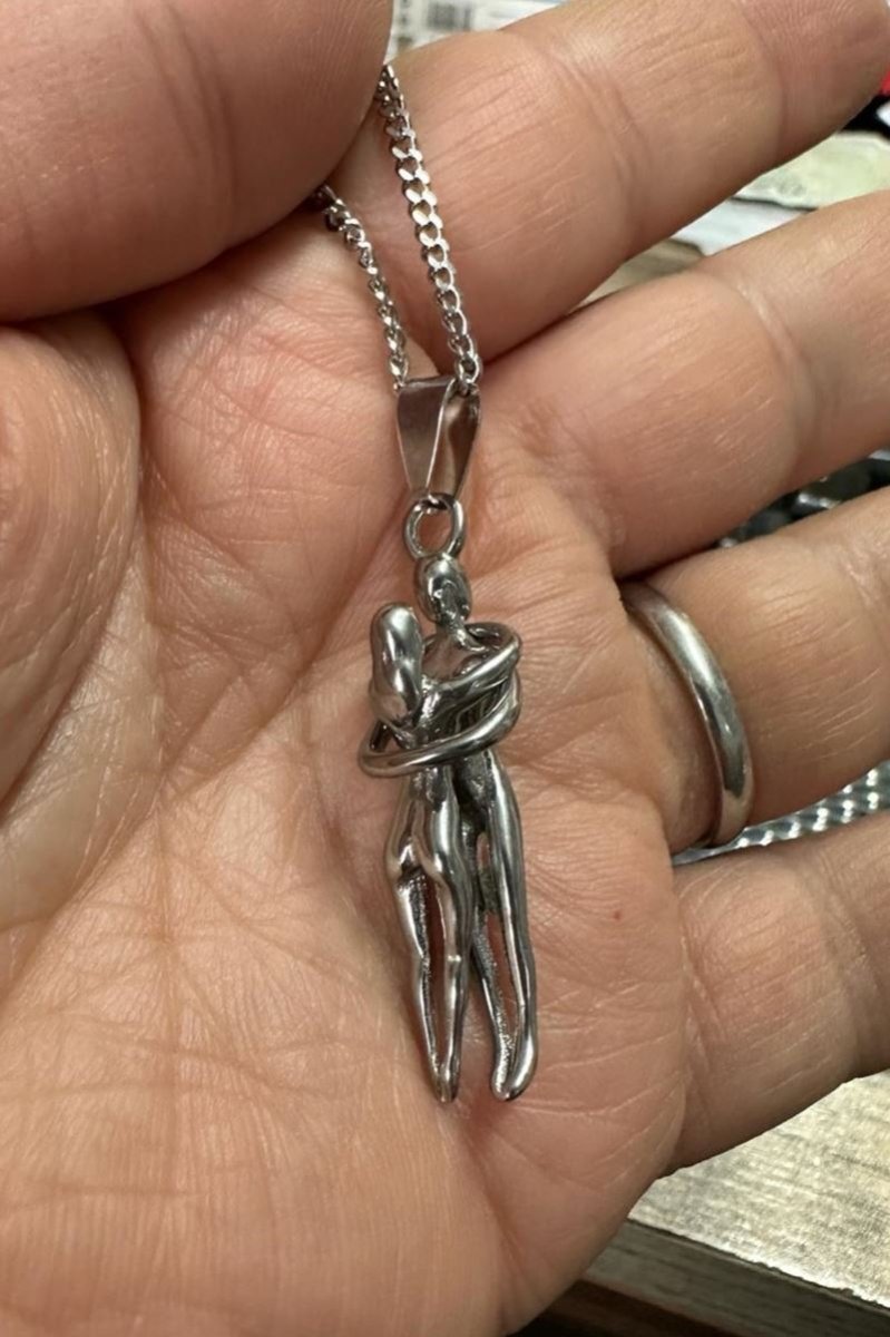 Taki | Hugging Couple Unisex Lover Stainless Steel Necklace