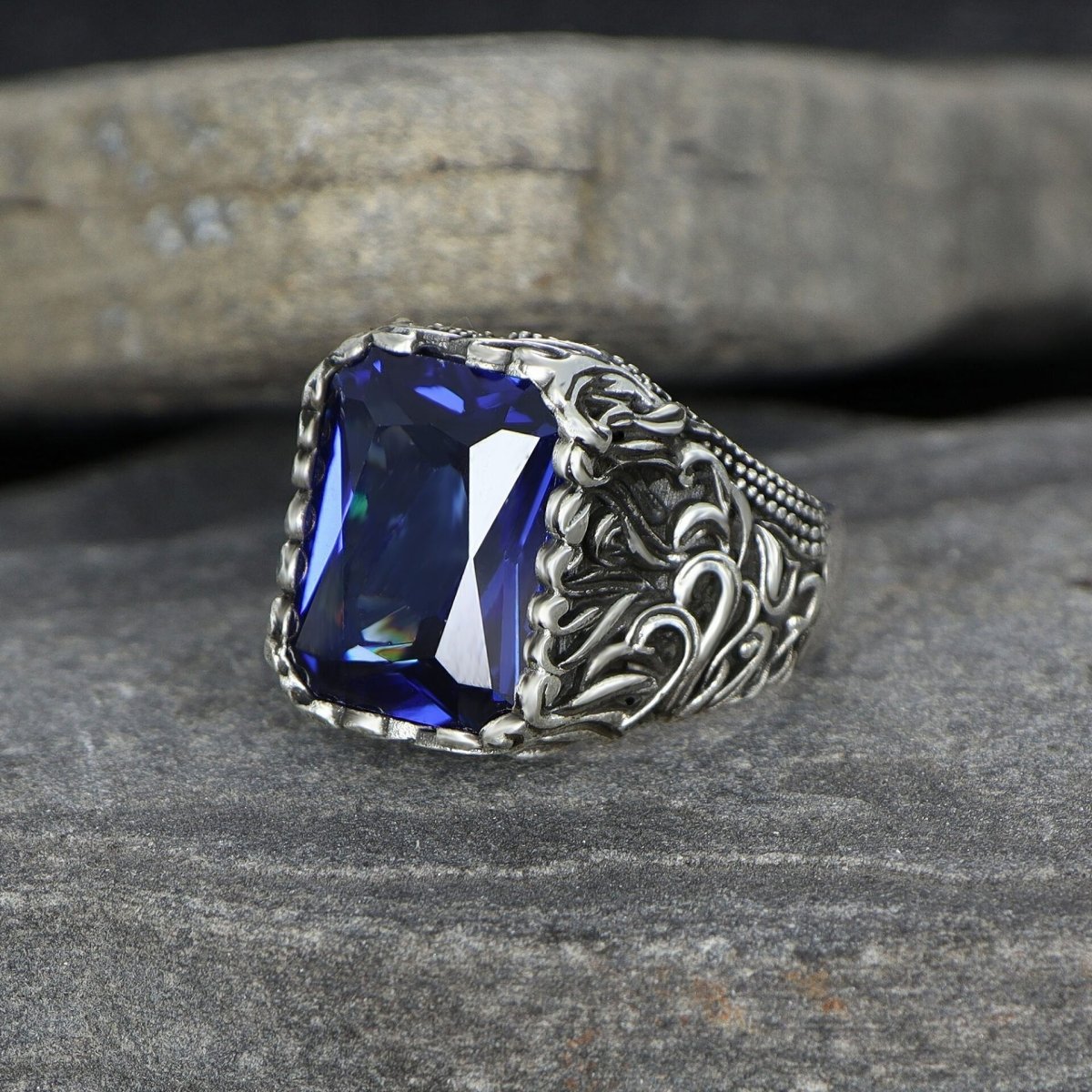 Tesbihevim | Silver Ring for Men with Parliament Blue Zircon Stone