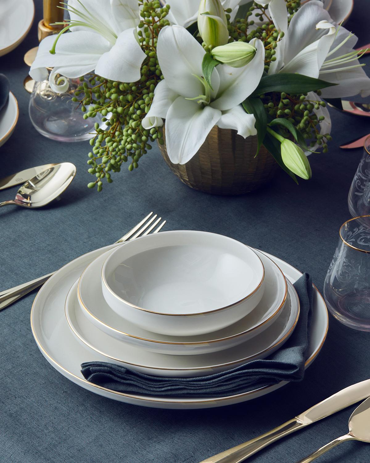 Premium Gold Accent Porcelain Dinnerware Set   27 Piece 6 Person