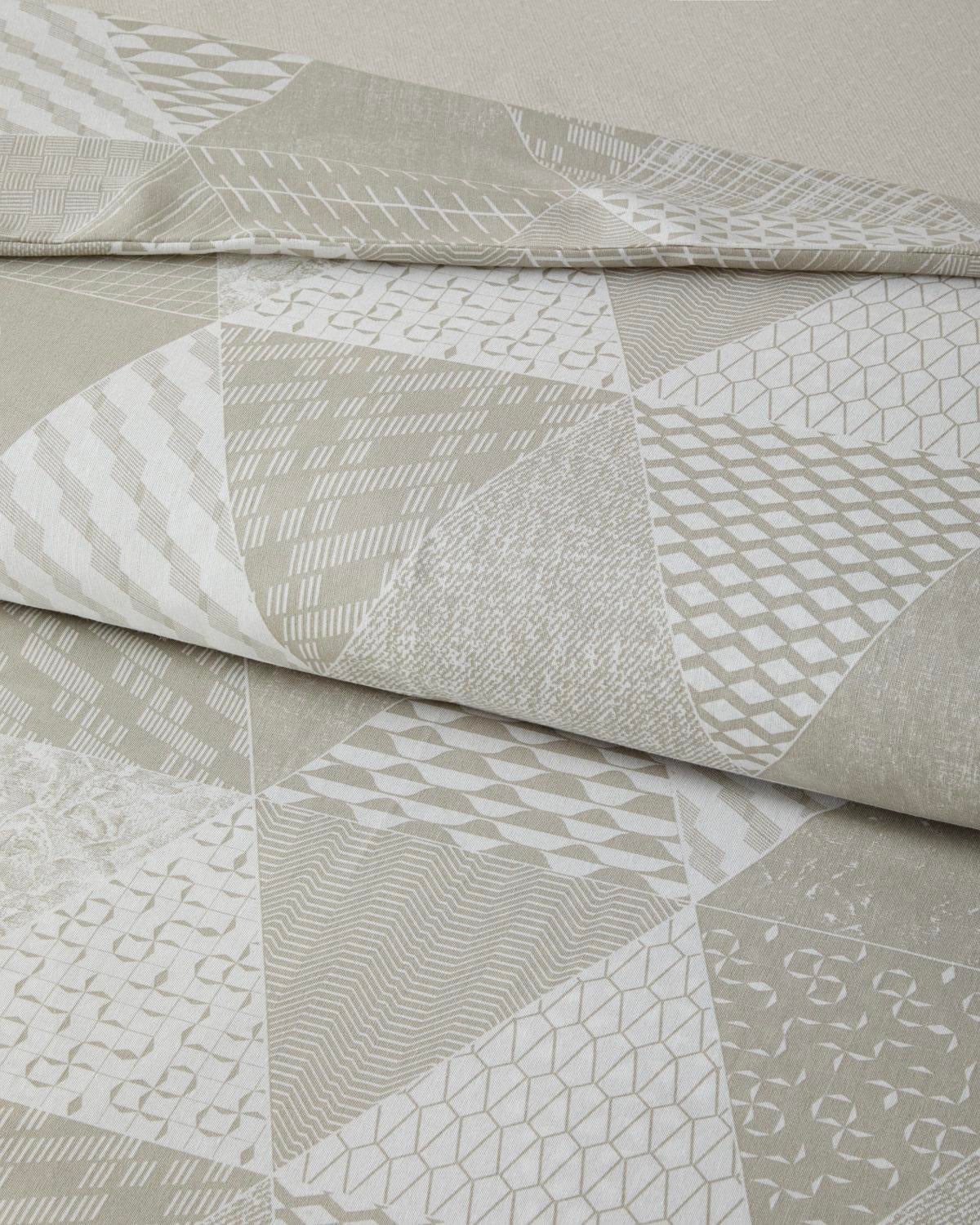 Professional Easy Care Single Bedding Set   Patchwork Duvet & Fitted Sheet