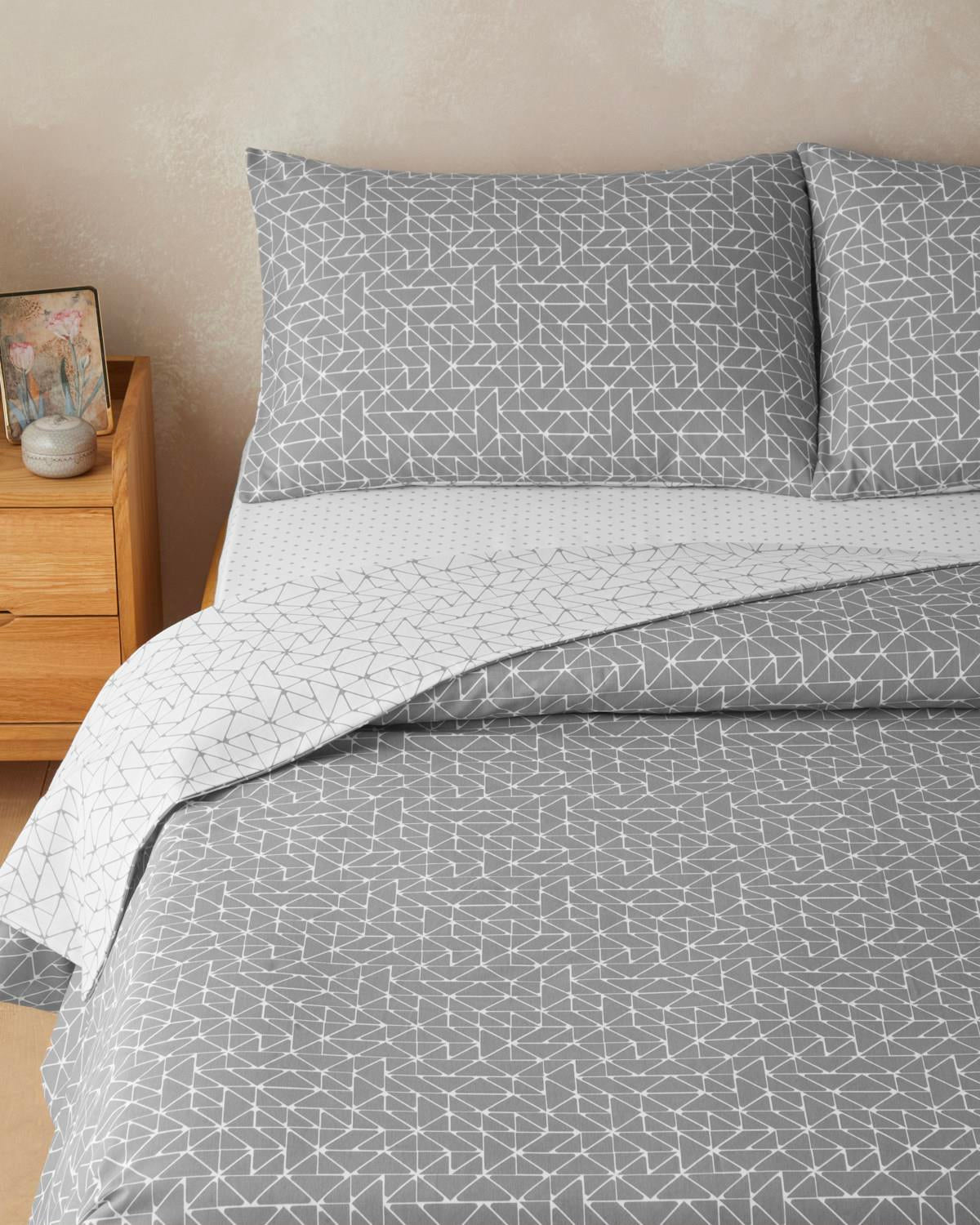 Professional Grade Easy Care Double Duvet Cover Set   Fitted Sheet Included   Grey