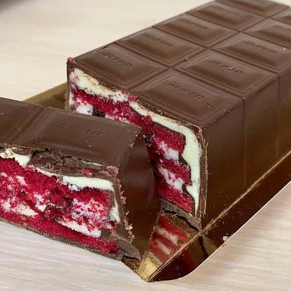 Ulker Chocolate Cake Bar with Mixed Berry Filling (Cikolatali Yas Pasta)