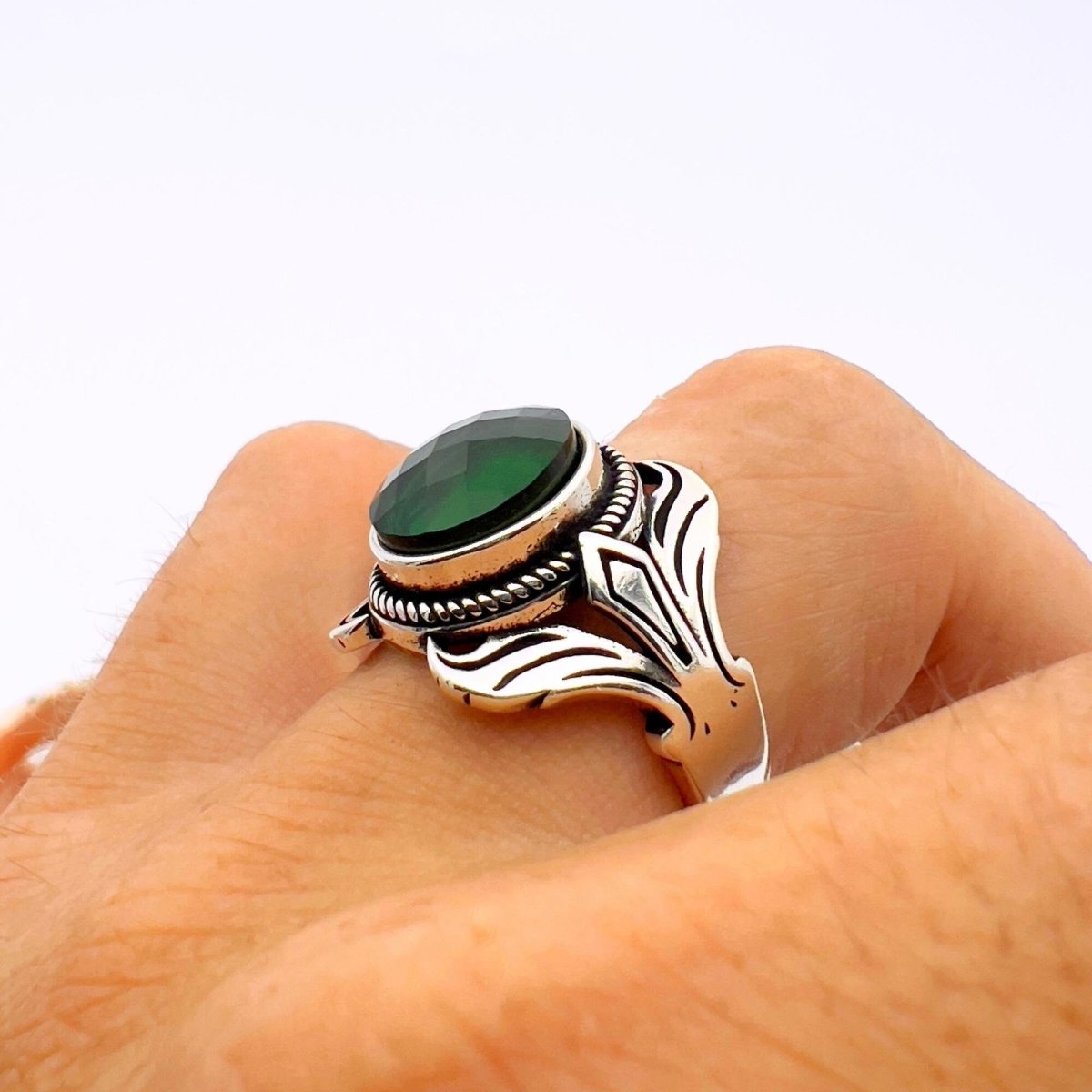 Unisex Green Emerald Silver Ring - TryAladdin