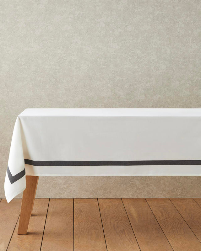 Professional-Veloria-Polyester-Tablecloth-Black-White-150x200cm