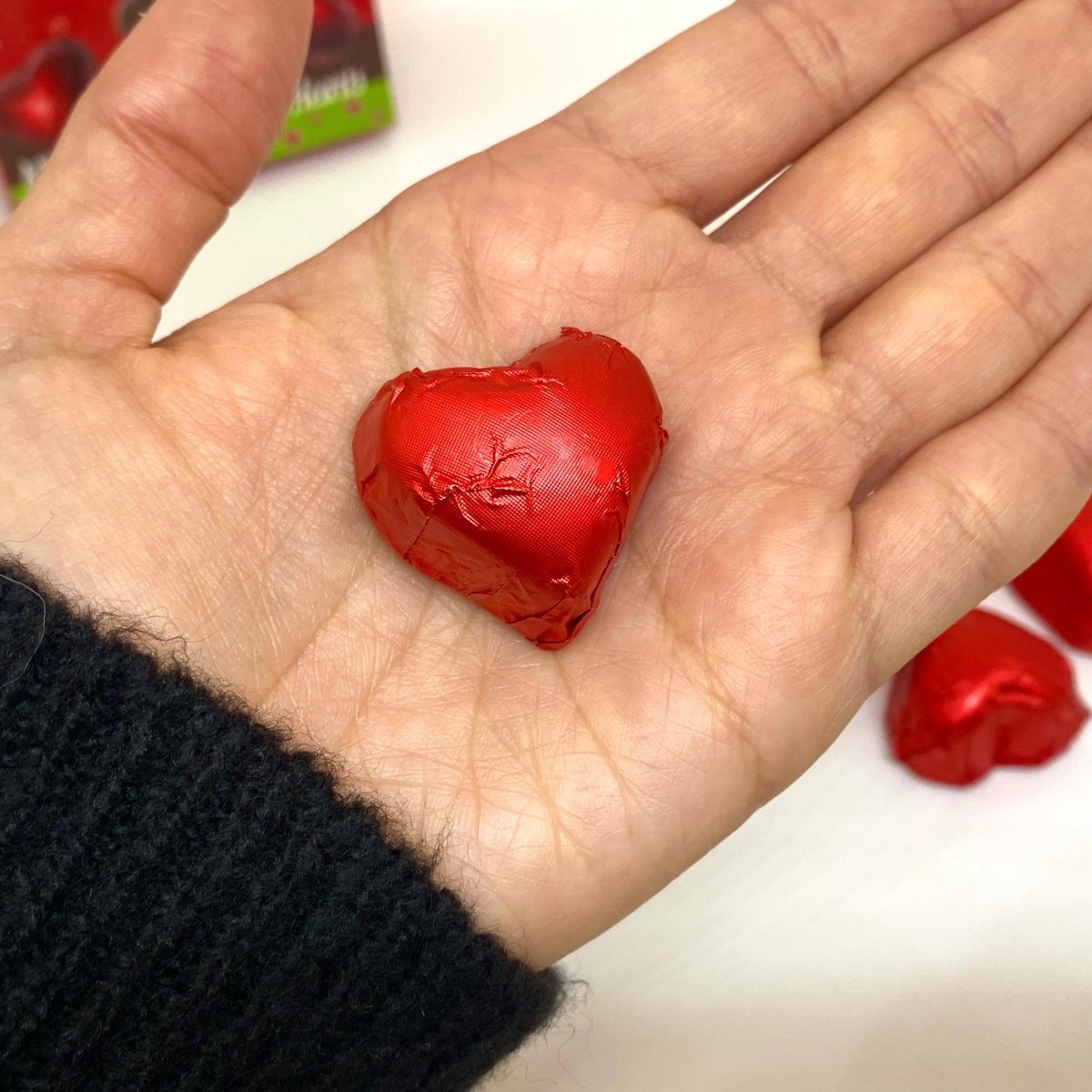 Vezir Premium Heart - Shaped Coconut Cream Milk Chocolate - 71g - TryAladdin