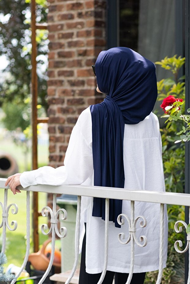 Viscose Navy Ready Shawl Scarf, Breathable & Practical - TryAladdin