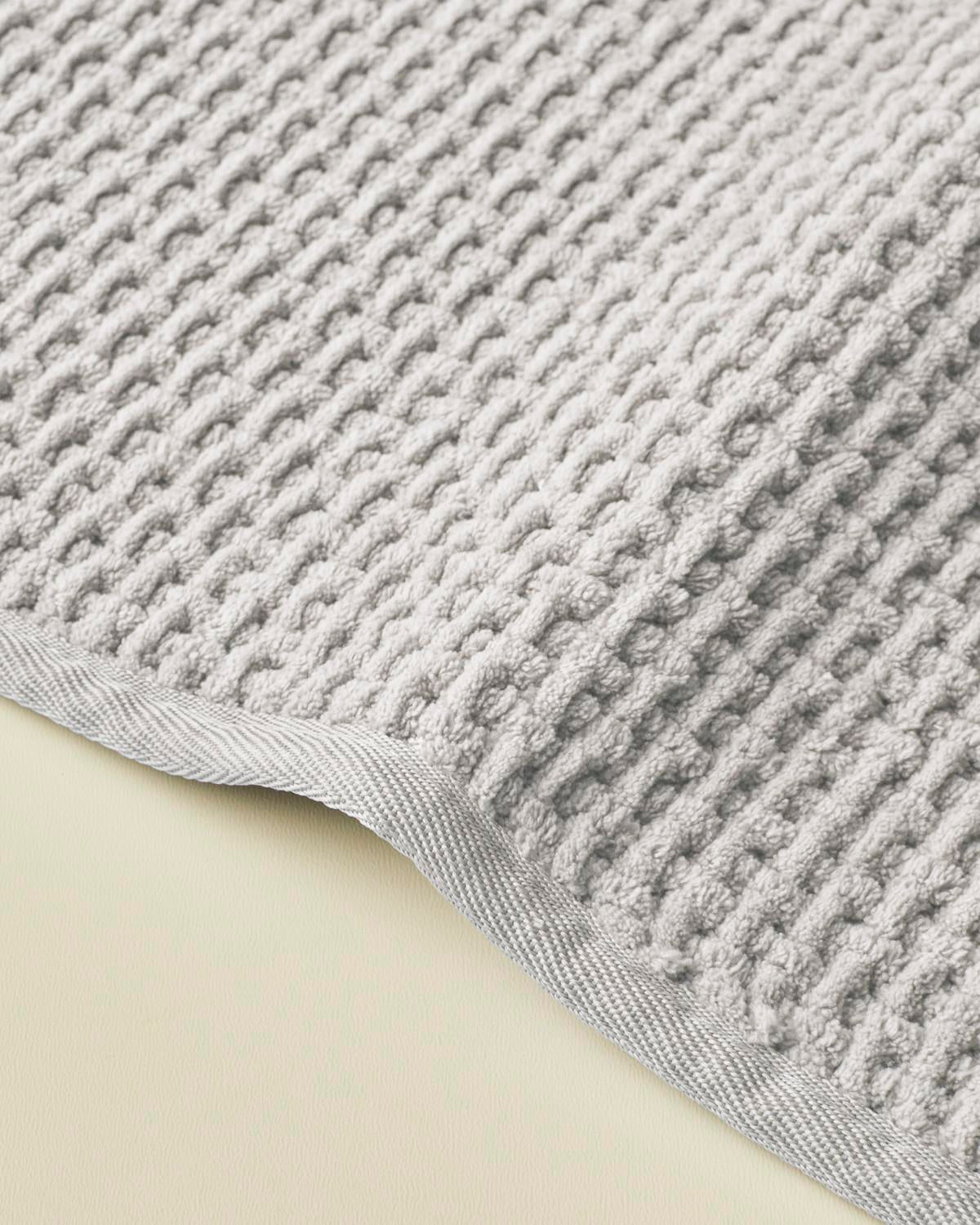 Premium Waffle Weave Non Slip Bath Mat   Grey