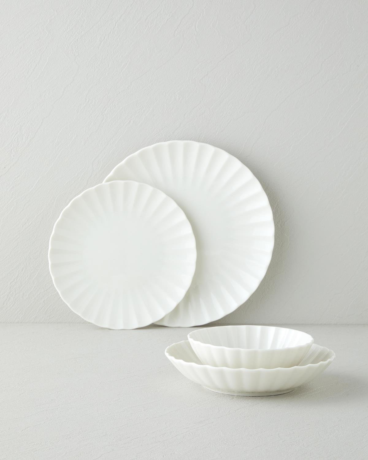 Premium Porcelain Dinnerware Set 24 Piece 6 Person White Wave Design