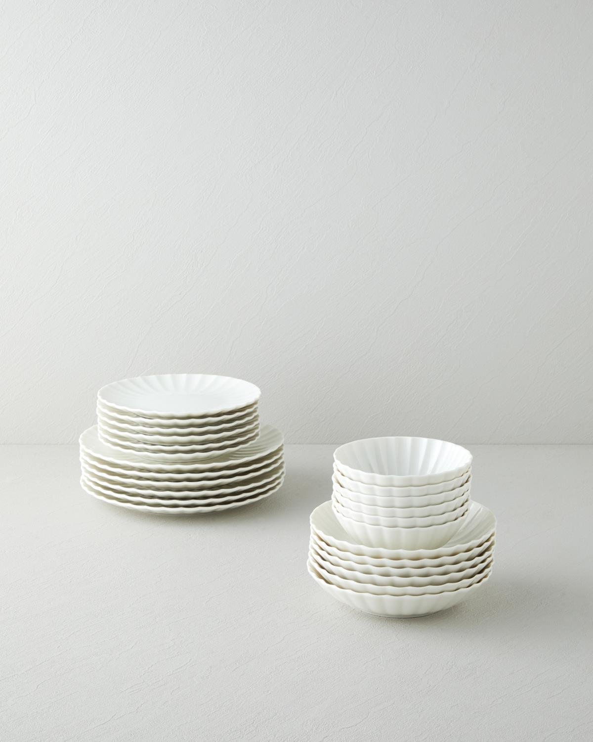 Premium Porcelain Dinnerware Set 24 Piece 6 Person White Wave Design