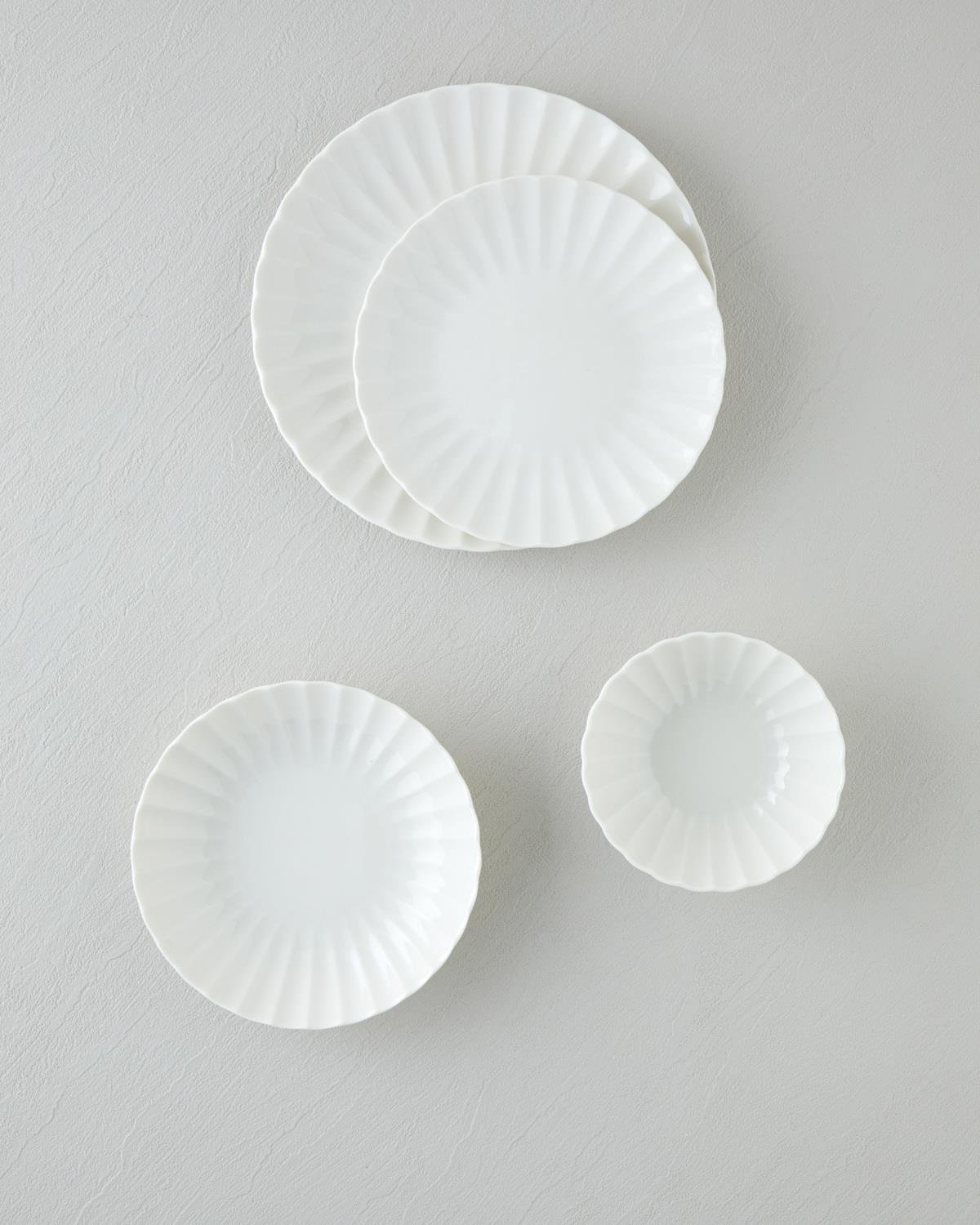 Premium Porcelain Dinnerware Set 24 Piece 6 Person White Wave Design