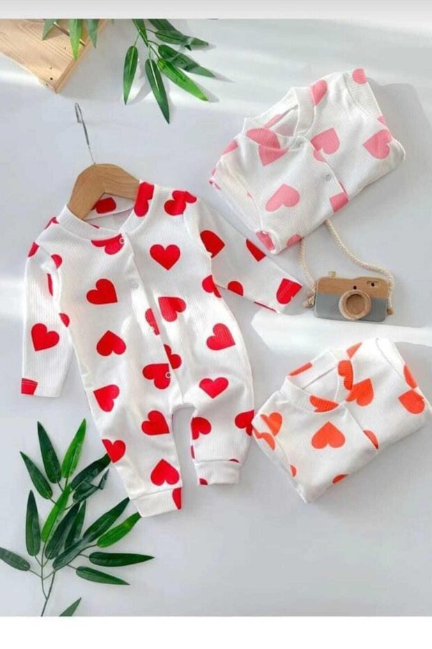 Wholesale Newborn Girl Heart Print 100% Cotton Romper - Snap Closure - 1 - 6 Months - TryAladdin