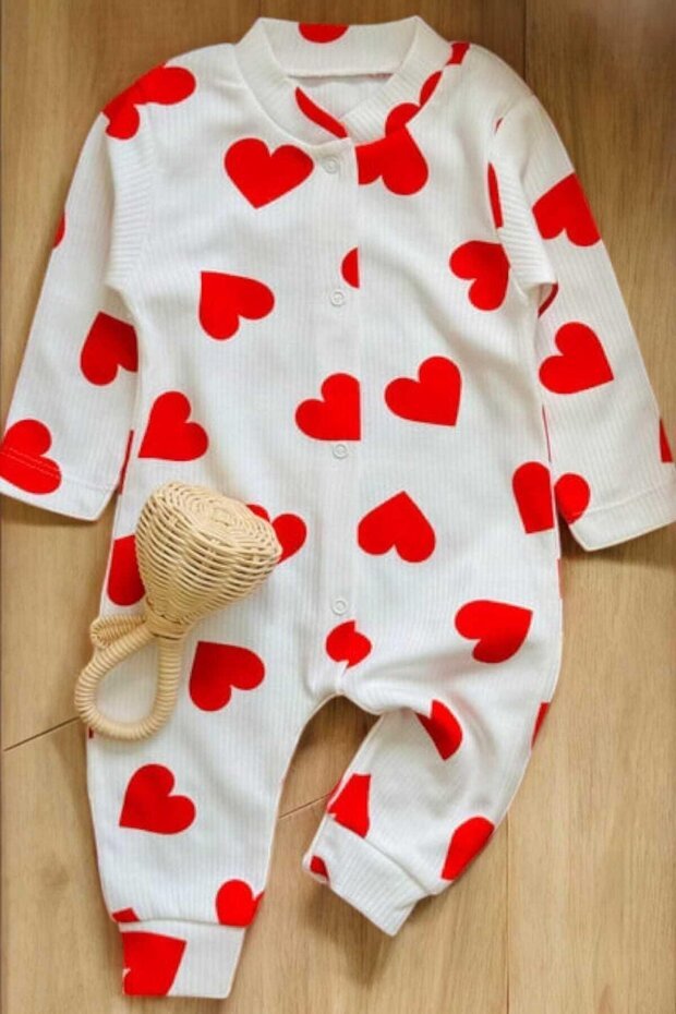 Wholesale Newborn Girl Heart Print 100% Cotton Romper - Snap Closure - 1 - 6 Months - TryAladdin