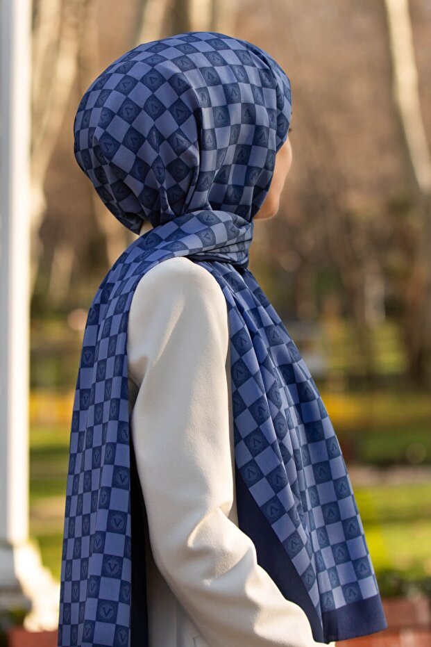 Women's Luxury Medina Silk Shawl - Indigo Geometric () - TryAladdin
