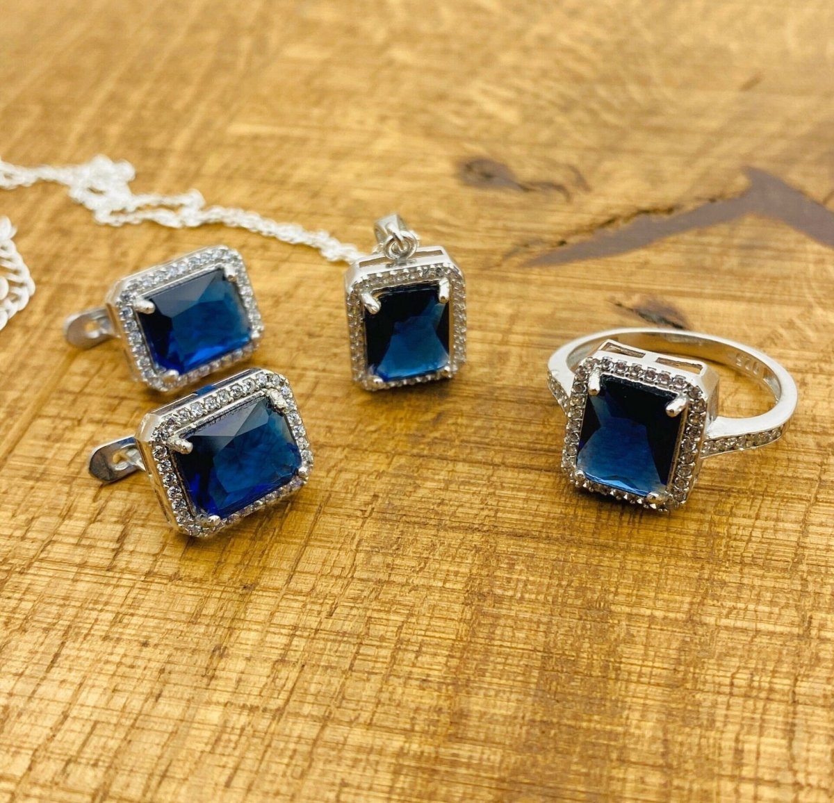 Women's Sapphire Stone Jewelry Set