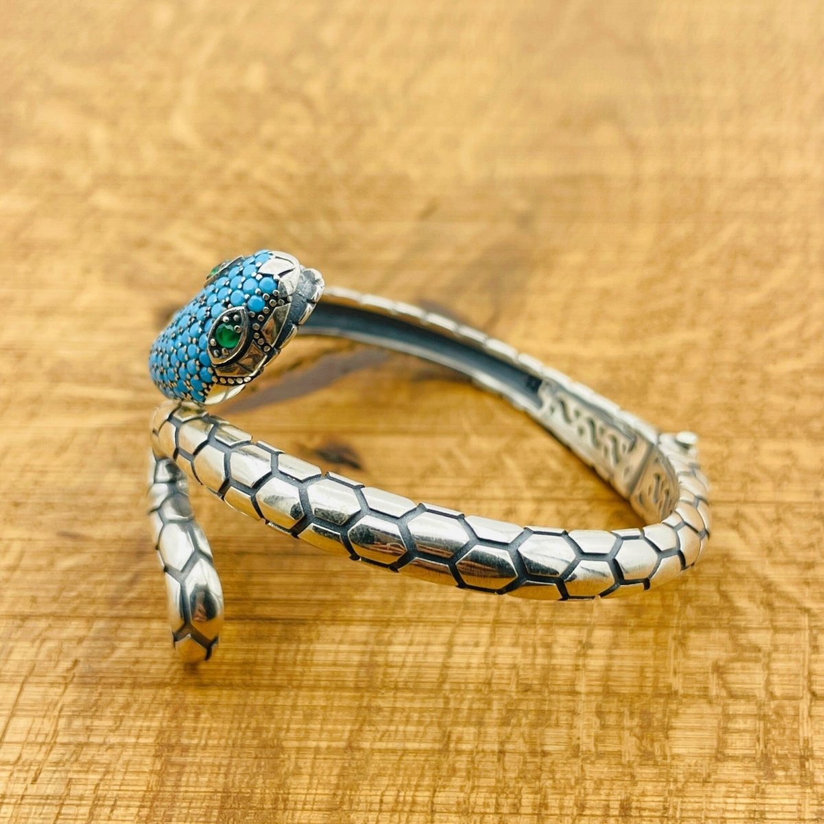 Women’s Turquoise Snake Bracelet - TryAladdin