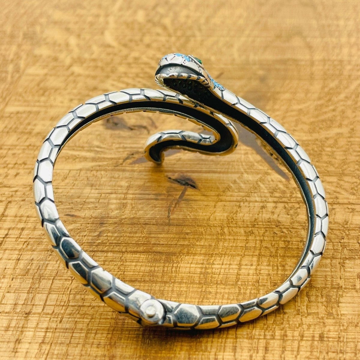 Women’s Turquoise Snake Bracelet - TryAladdin