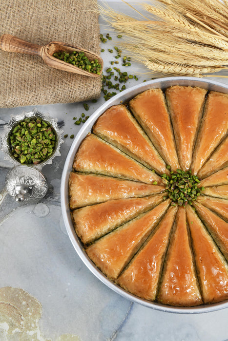 Asi Kunefeleri | Carrot Slice Baklava with Pistachio Tray Asi Kunefeleri Turkish Baklava