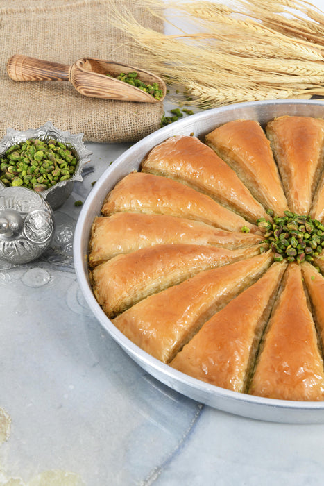 Asi Kunefeleri | Carrot Slice Baklava with Pistachio Tray Asi Kunefeleri Turkish Baklava