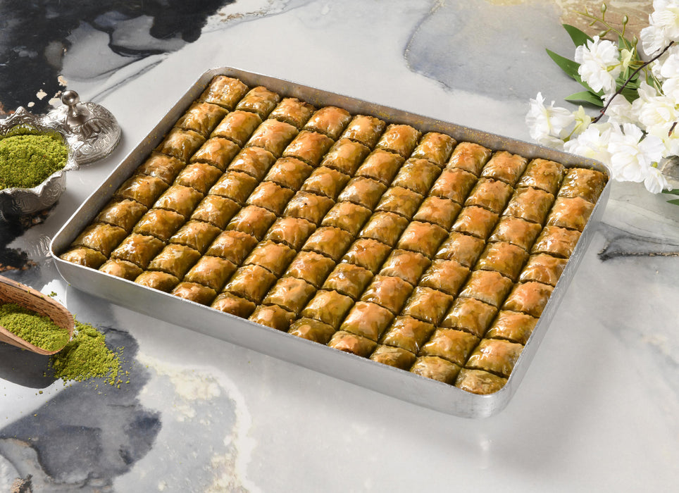 Asi Kunefeleri | Special Mini Baklava with Pıstachio Tray Asi Kunefeleri Turkish Baklava