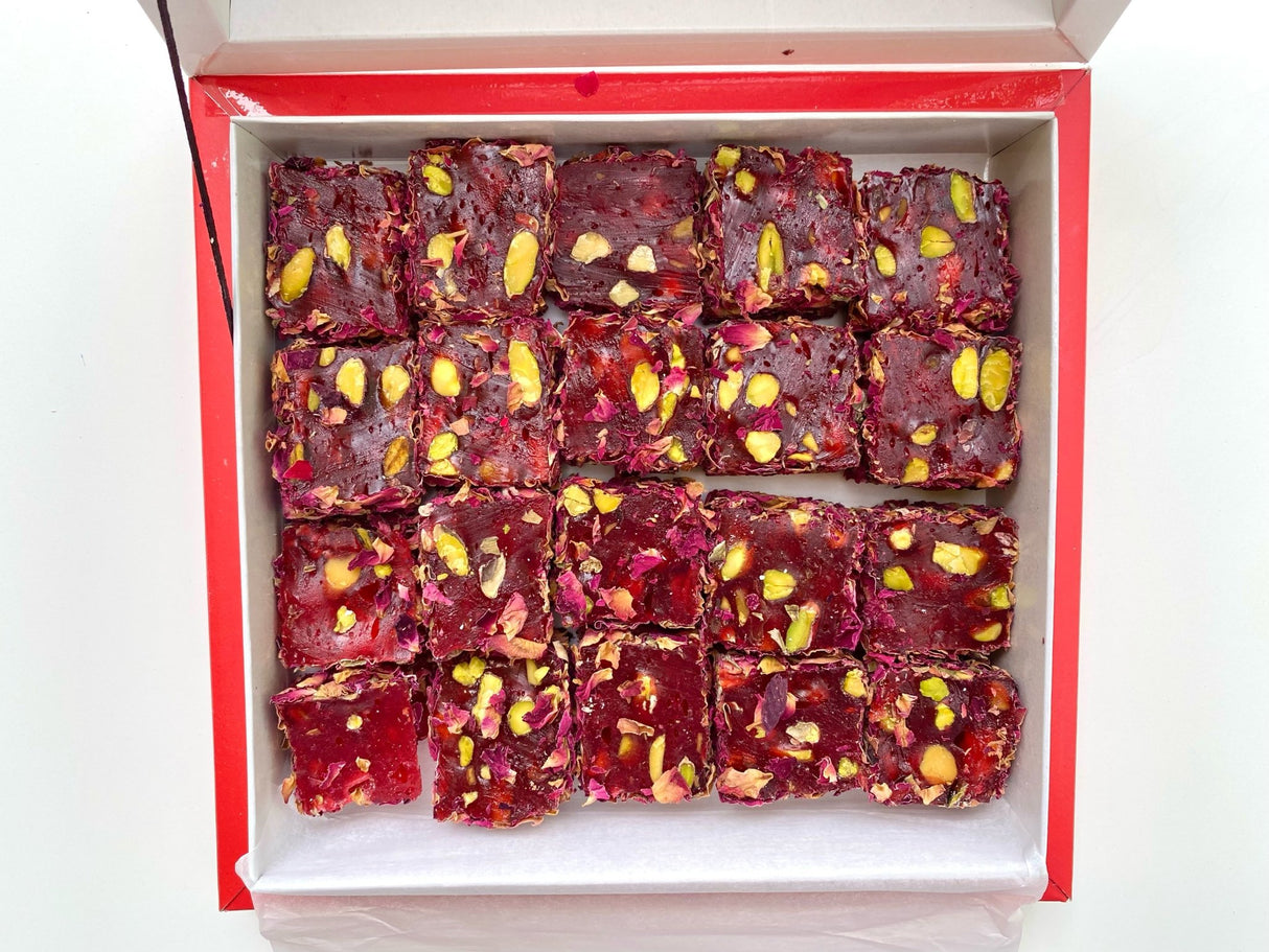 Ganik | Turkish Delight Pistachio Pomegranate Wick with Rose Petals