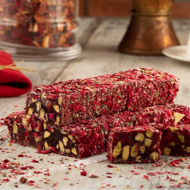 Ganik | Turkish Delight Pistachio Pomegranate Wick with Rose Petals