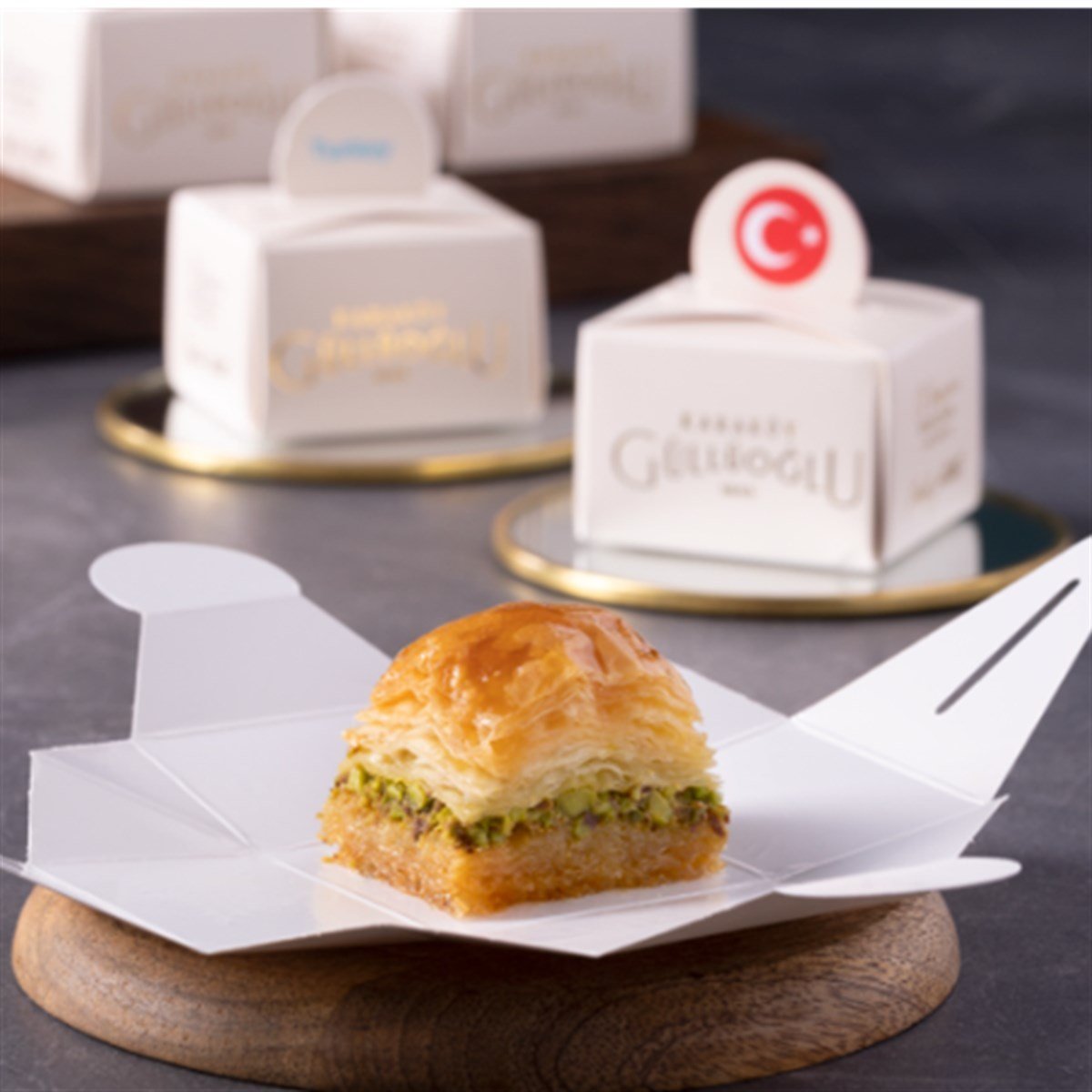 Karakoy Gulluoglu | 10 Pieces of Pistachio Baklava in Individual Gift Boxes