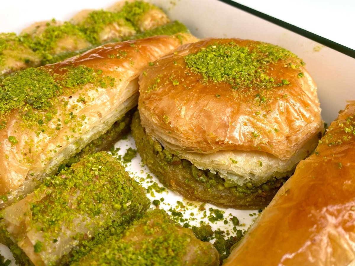 Karakoy Gulluoglu | Premium Baklava with Pistachios Gift Box