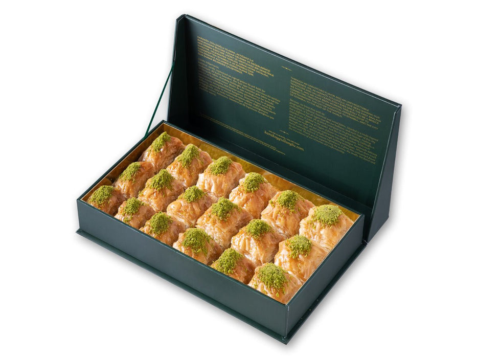 Karakoy Gulluoglu | Square Baklava with Pistachio in Special Gift Box Karakoy Gulluoglu Turkish Baklava