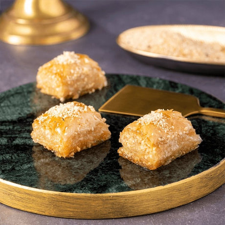 Karakoy Gulluoglu | Turkish Nadir Dolama Baklava with Hazelnut