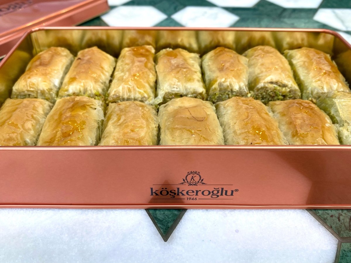 Koskeroglu | Antep Wrap Baklava with Pistachio in Gift Metal Box