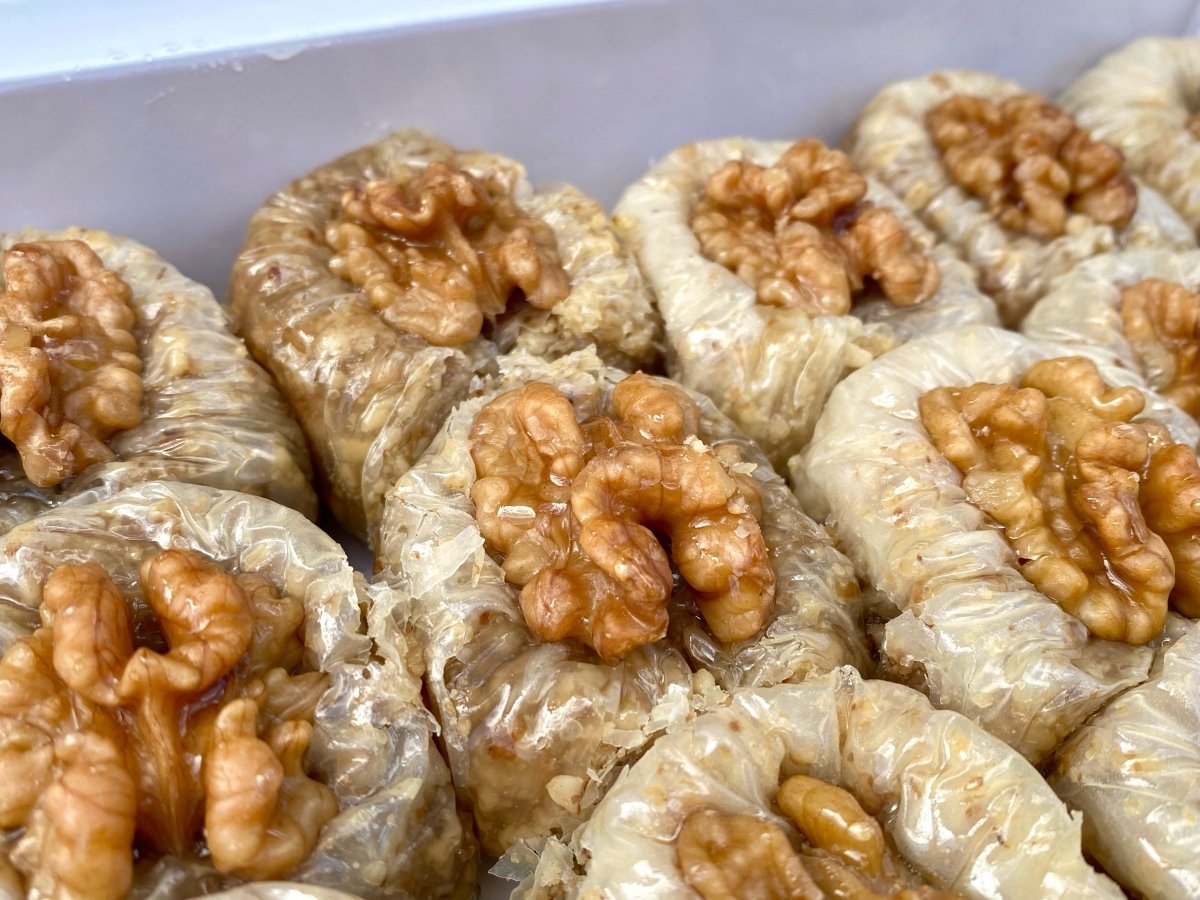 Koskeroglu | Lux Antep Burma Baklava with Walnut