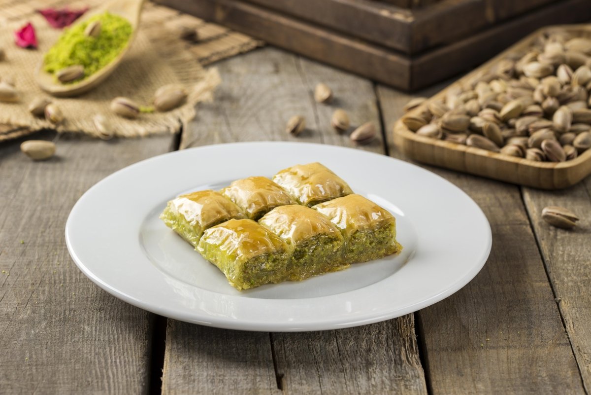 Koskeroglu Special Prince Baklava with Pistachio TryAladdin