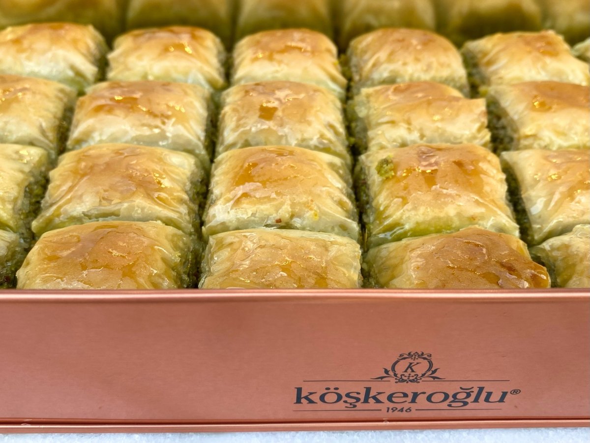 Koskeroglu | Special Prince Baklava with Pistachio in Gift Metal Box