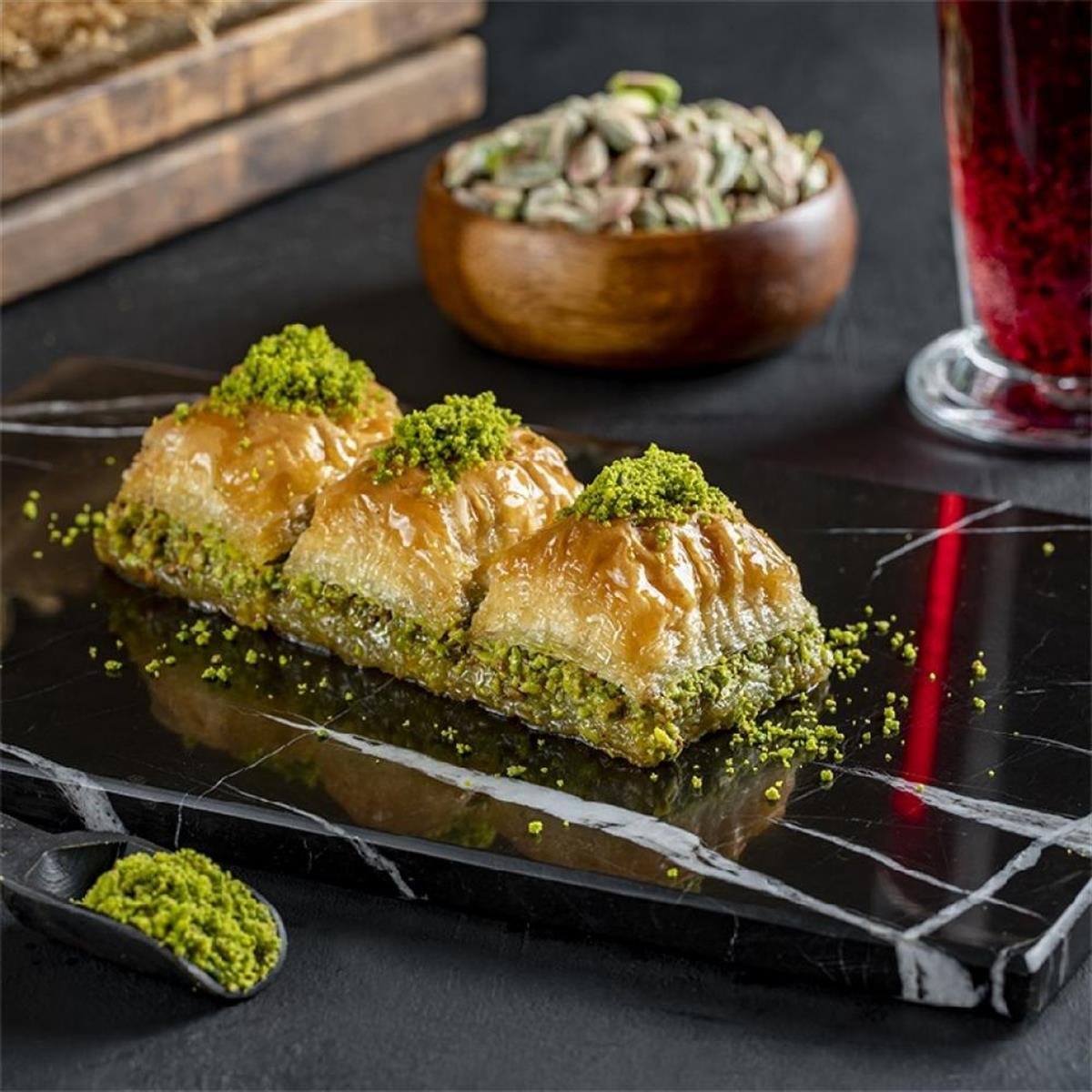 Koskeroglu | Square Baklava with Pistachio in Gift Metal Box - TryAladdin