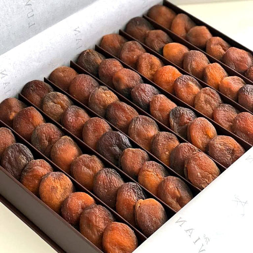 Luvian | Premium Box of Sun Dried Apricot (with Nuts inside) Luvian Apricots