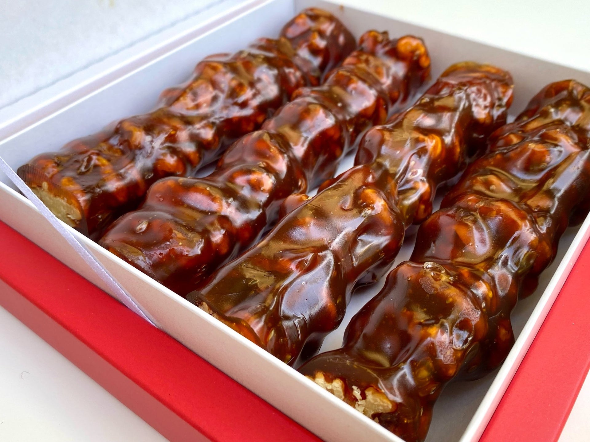 Yovvoyi farishta filmidan porno Sperma bilan qoplangan mushuklarning fotosuratlari