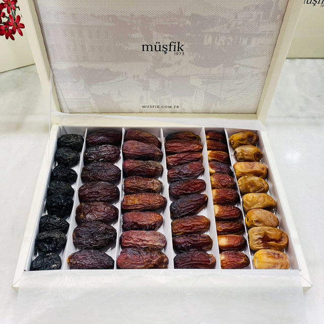 Musfik | Mixed Dates Large Box (1.85 lb | 840 g)