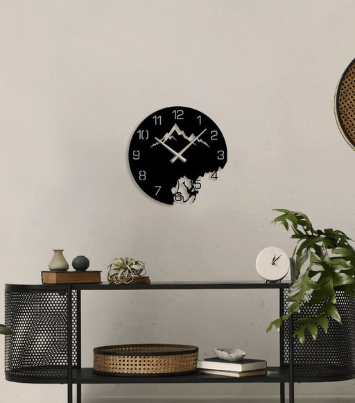 NR Dizayn | Climber Decorative Metal Wall Clock